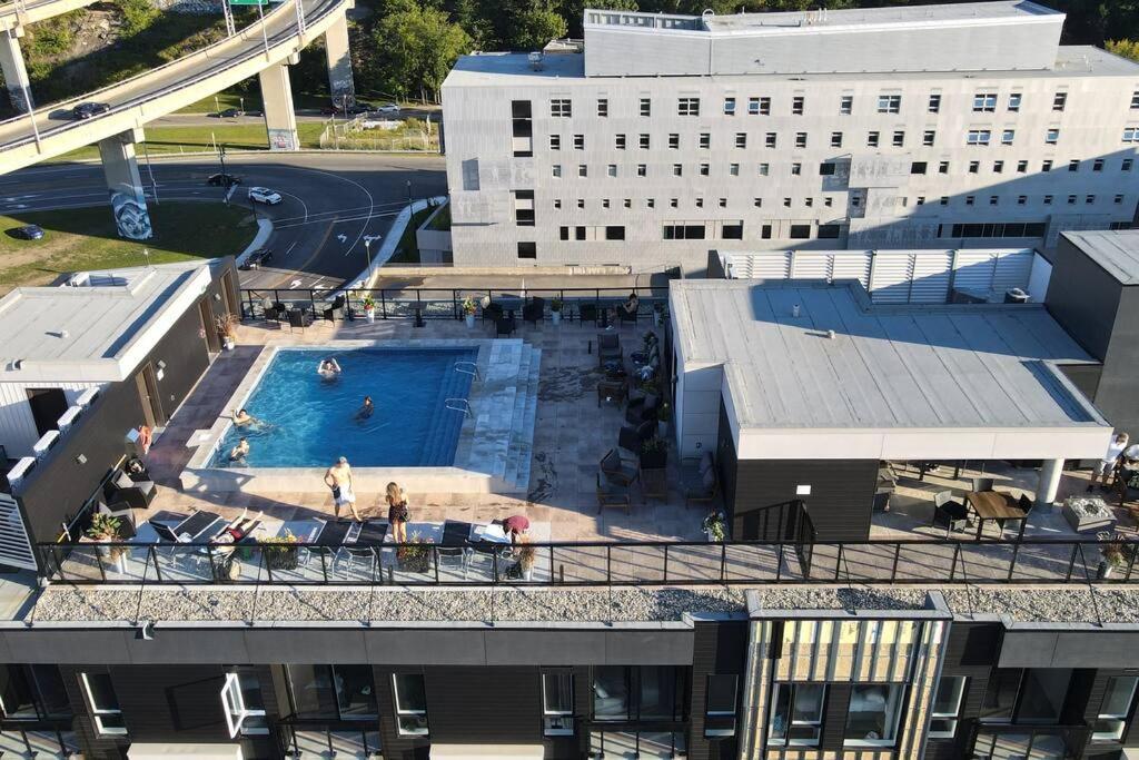 Condo Chic, Centre-Ville Piscine, Terrasse, Gym Québec Exteriör bild